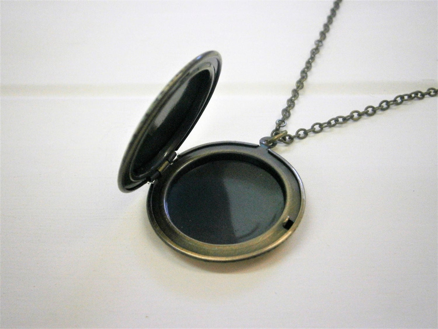 Tree and Bird Silhouette Picture Locket Necklace/Nature Jewellery/Nature Lover Jewelry/Tree Necklace/Locket Necklace/Photo Locket Necklace