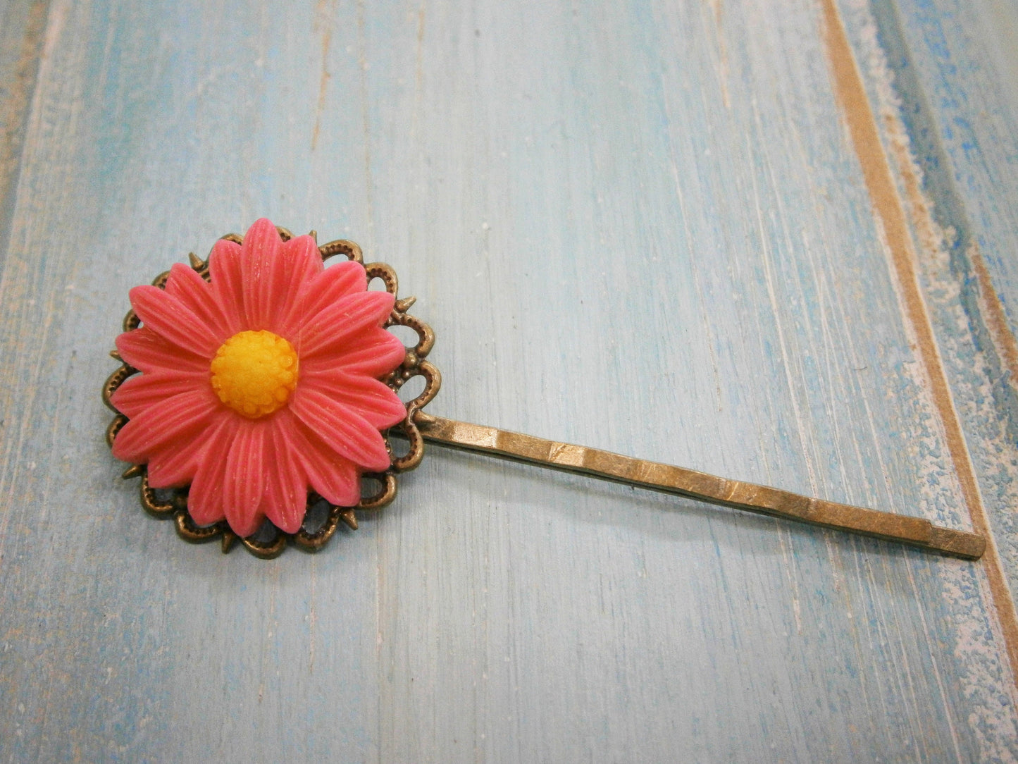 Dark Pink Daisy Bobby Pin/Flower Hair Clip/Antique Bronze Hair Clip 50mm long with Resin Daisy Flower/Hair Accessory/Rustic Wedding/Bridal