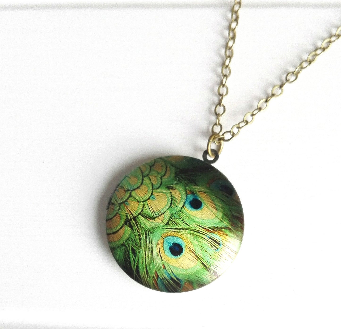 Peacock Feather Picture Locket Necklace/Antique Bronze Locket with detailed Photo of Peacock Feathers/Long Necklace/Locket Necklace.