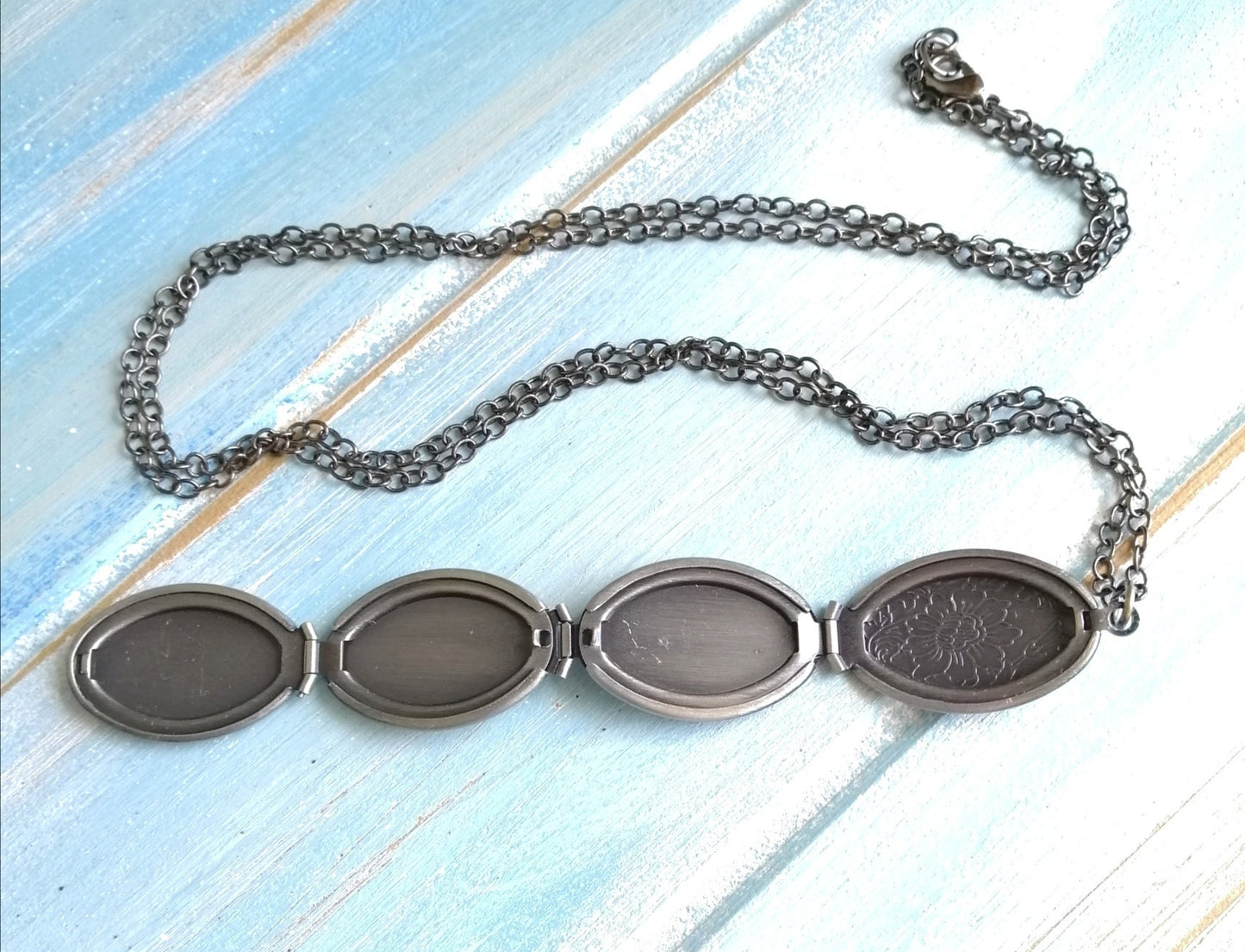 Floral Oval Locket Necklace/Antique Silver Photo Locket Necklace/Vintage Style/Multiple Photo Locket Necklace/Boho Necklace/Locket Necklace