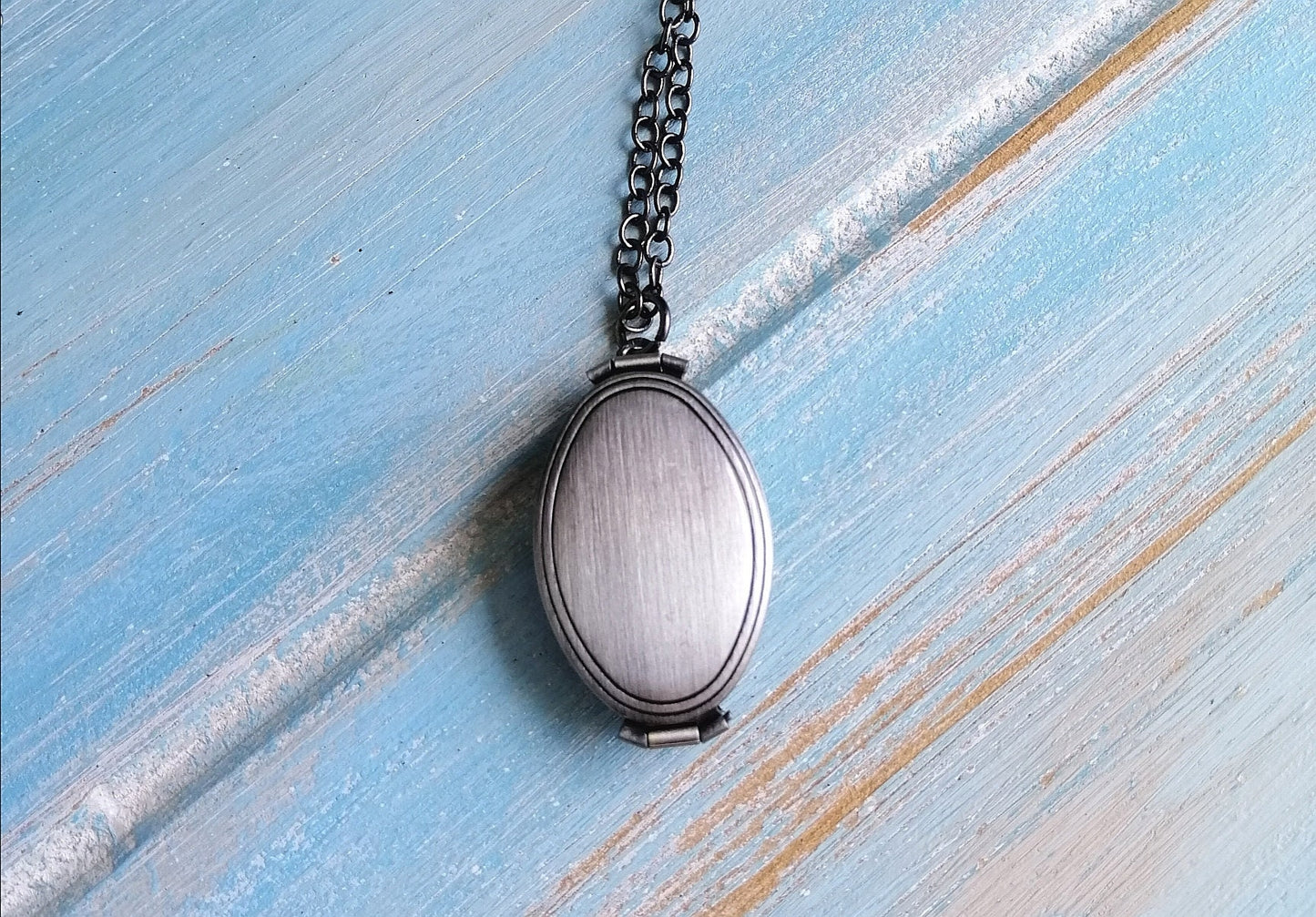 Floral Oval Locket Necklace/Antique Silver Photo Locket Necklace/Vintage Style/Multiple Photo Locket Necklace/Boho Necklace/Locket Necklace