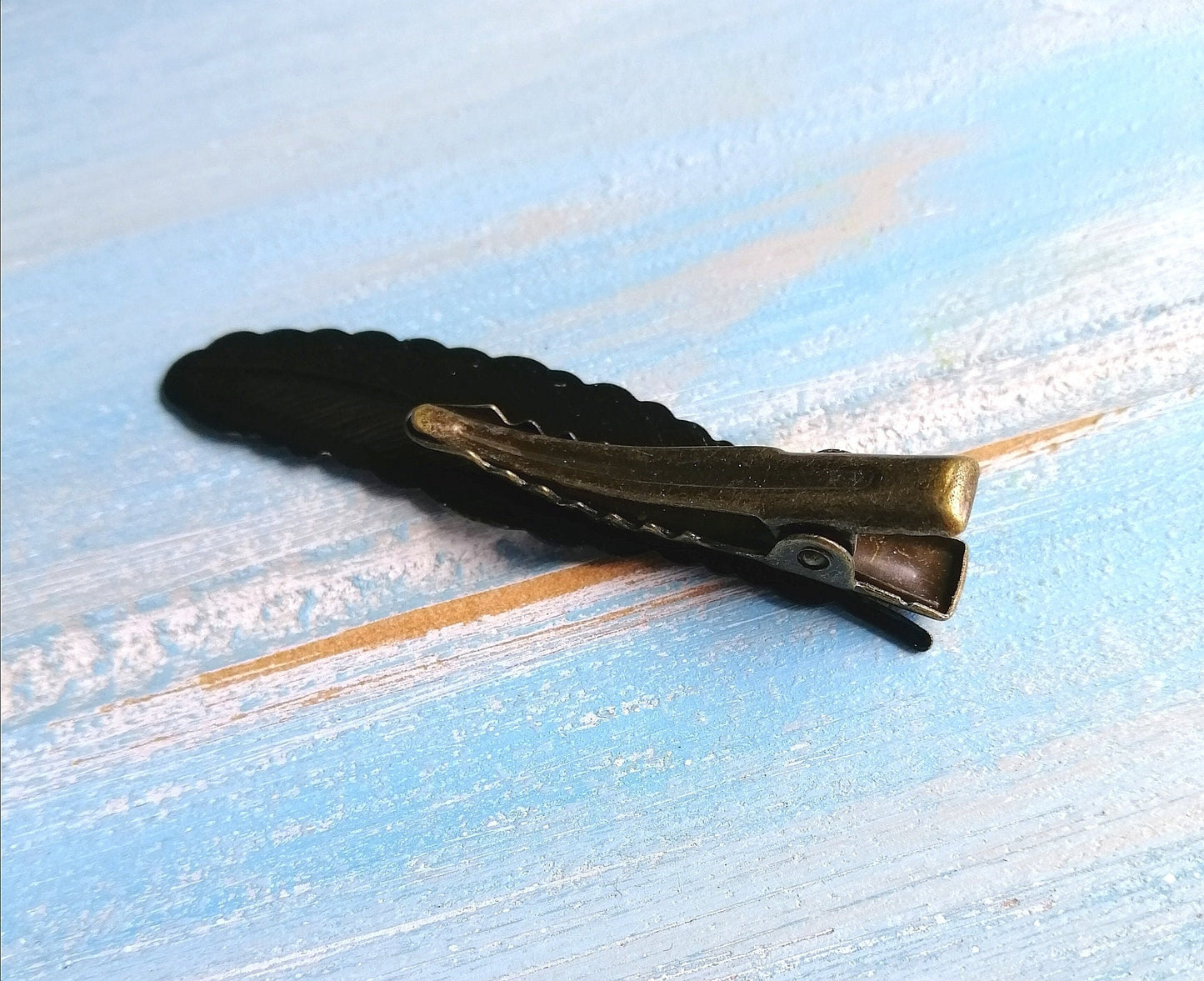 One Feather Hand Painted Patina Antique Bronze Boho Alligator Hair Clip/Hair Clip/Rustic Hair Clip/Wedding Hair Accessory/Feather Hair Clip
