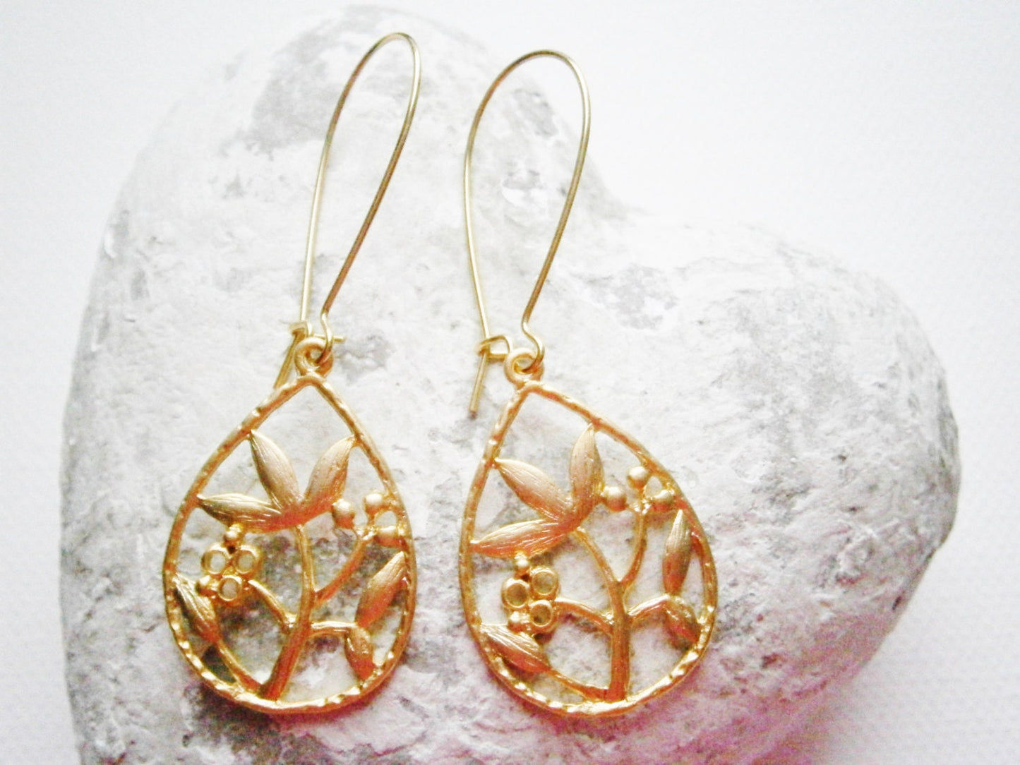 Matt 14K Gold Plated Filigree Flower/Tree Branch In Tear Drop Charm Pendant On 30mm Gilt Plated Kidney Wire Earwires/Dangle Earrings