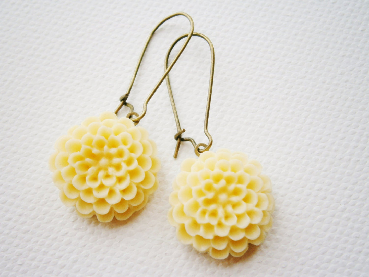 Pale Lemon Resin 19mm Chrysanthemum on 24mm Antique Bronze Kidney Wire Earring Hooks/Dangle Earrings/Boho Earrings