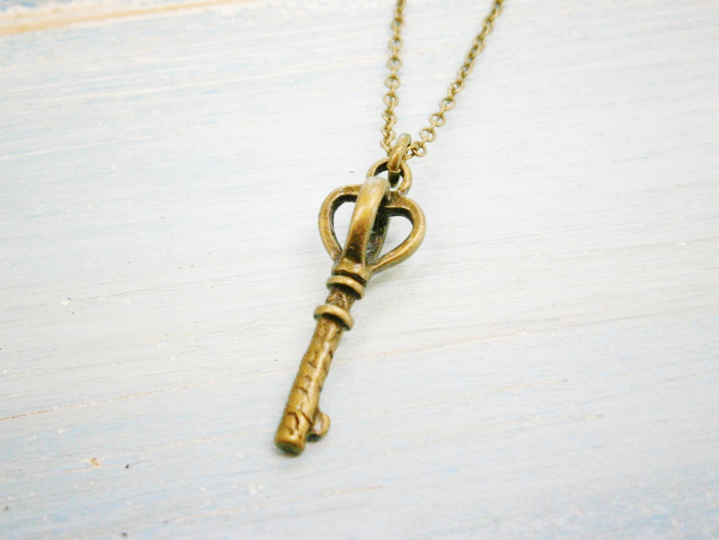 Antique Bronze Plated Small Filigree Key Charm Necklace/Boho Necklace/Bridesmaids Gifts/Charm Necklace/Key Necklace/Love Necklace/Steampunk Jewellery