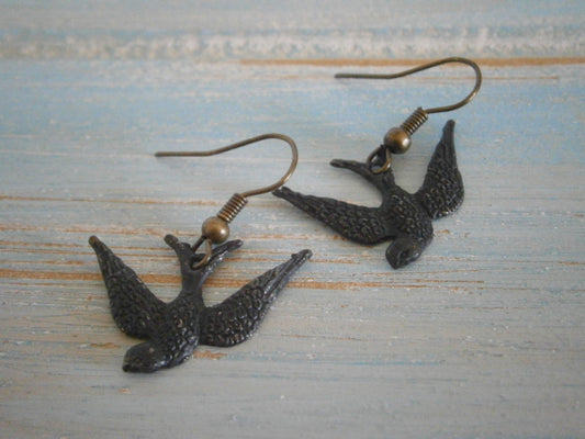 Black Bird/Black Painted Patina Swallow Bird Charm On Antique Bronze Plated Earwires/Boho Jewelry/Nature Inspired/Woodland Jewelry/Patina Jewelry