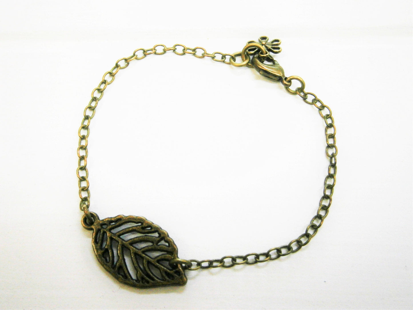 Antique Bronze Filigree Leaf Bracelet/Boho Bracelet/Nature Jewelry/Woodland Jewelry/Bridesmaid Bracelet/Leaf Bracelet/Garden Bracelet