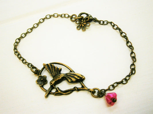 Antique Bronze Filigree Hummingbird Bracelet/Boho Bracelet/Nature Jewelry/Woodland Jewelry/Bridesmaid Bracelet/Bird Bracelet/Garden Bracelet