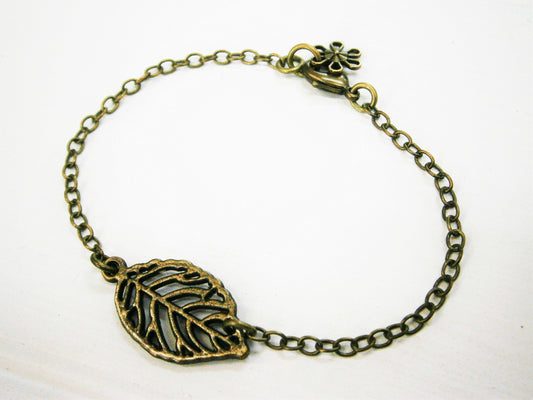Antique Bronze Filigree Leaf Bracelet/Boho Bracelet/Nature Jewelry/Woodland Jewelry/Bridesmaid Bracelet/Leaf Bracelet/Garden Bracelet