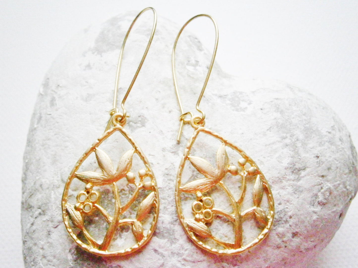 Matt 14K Gold Plated Filigree Flower/Tree Branch In Tear Drop Charm Pendant On 30mm Gilt Plated Kidney Wire Earwires/Dangle Earrings
