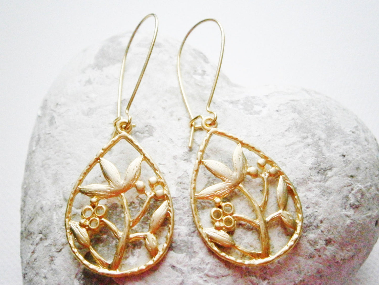 Matt 14K Gold Plated Filigree Flower/Tree Branch In Tear Drop Charm Pendant On 30mm Gilt Plated Kidney Wire Earwires/Dangle Earrings