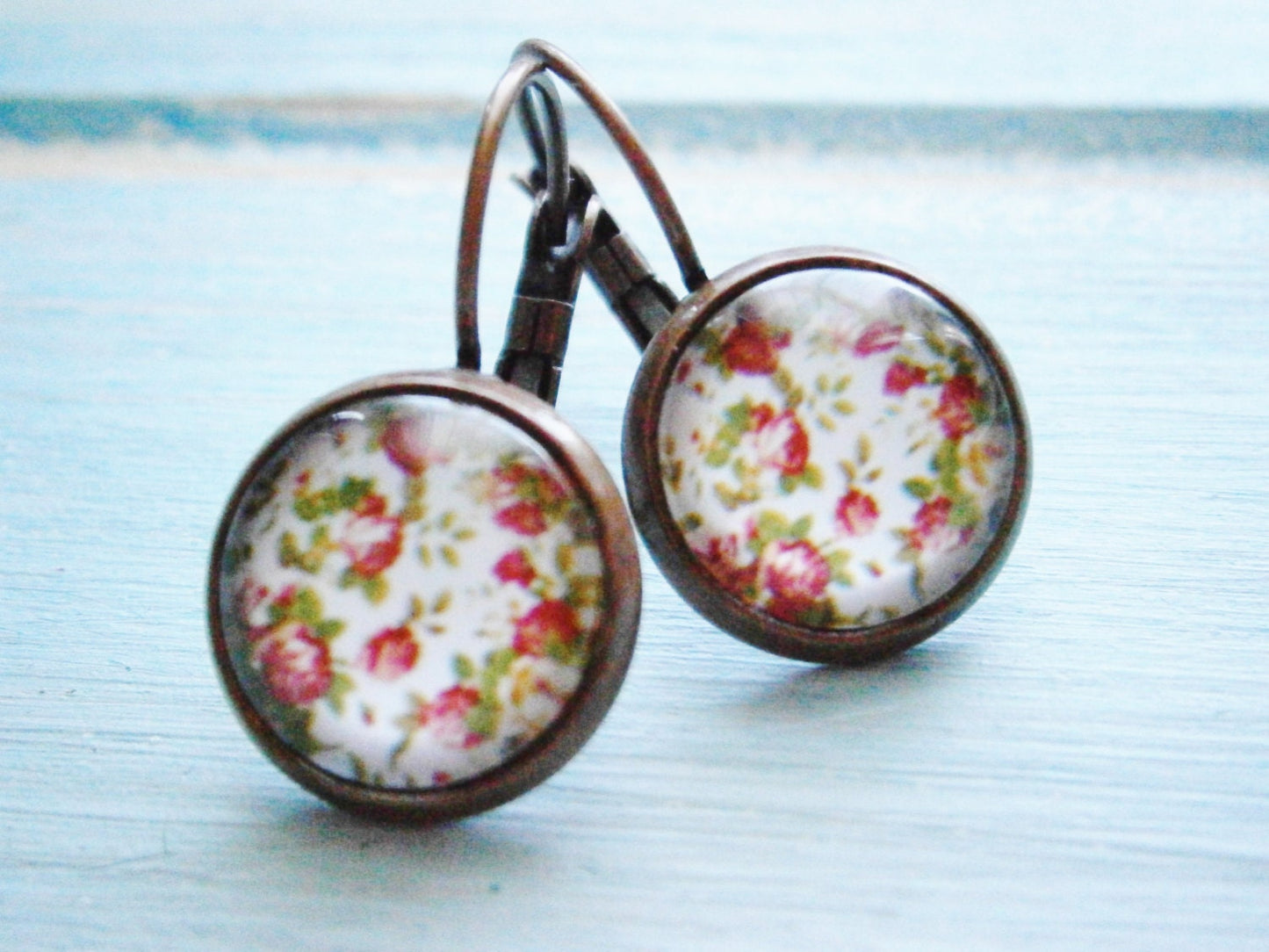 Vintage Floral Rose Pattern Earrings/White Floral Earrings/Dangle Earrings/White Earrings/Glass Dome Earrings/ Flower Earrings/Bridesmaids Gifts